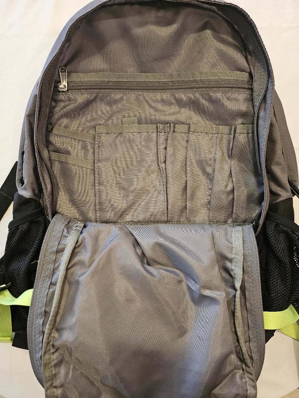 The North Face Borealis Classic Hiking Backpack Gray Black Neon Yellow - Picture 4 of 6